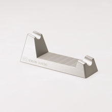 Henson Razor Stand